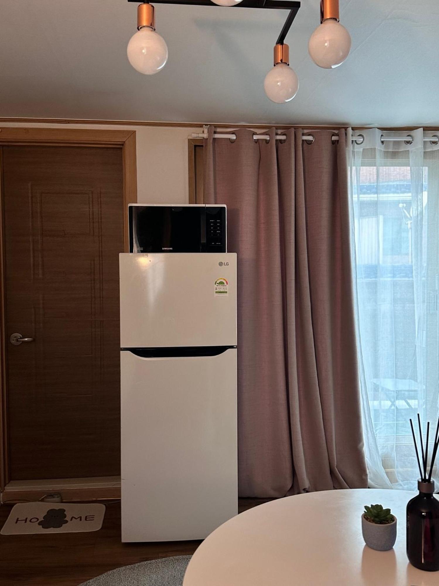 Station - 1 Minute Away - Cozy House *