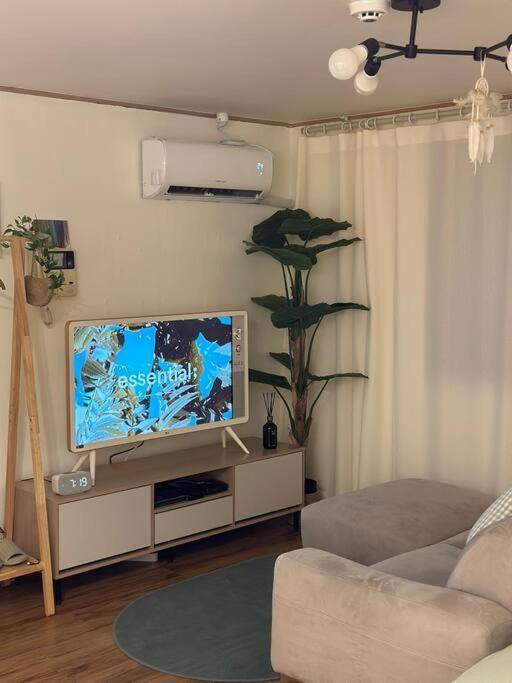Station - 1 Minute Away - Cozy House * Seoul
